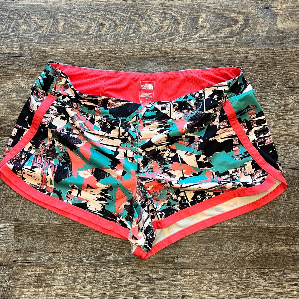 The North Face Lined Shorts Coral Black Gray Abstract Print Women Size XL